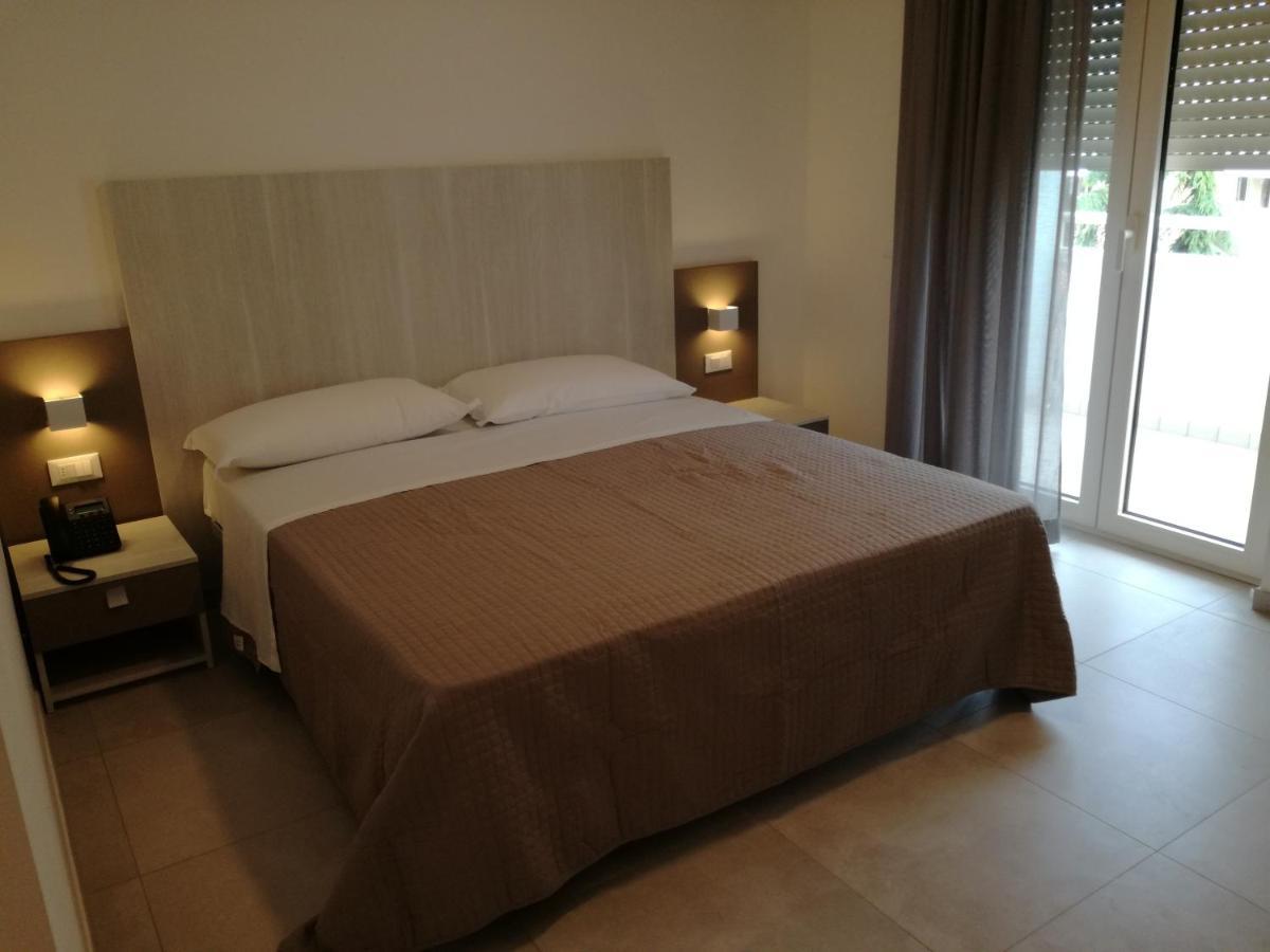 Nuovo Hotel Settibi 20M Dalla Spiaggia Giulianova Exterior photo