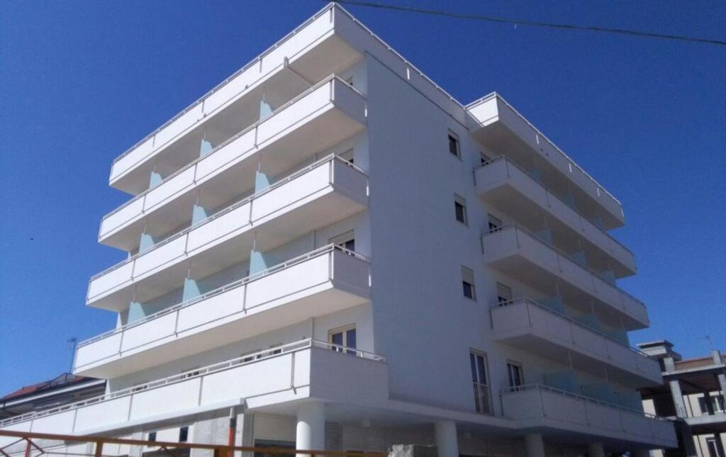 Nuovo Hotel Settibi 20M Dalla Spiaggia Giulianova Exterior photo
